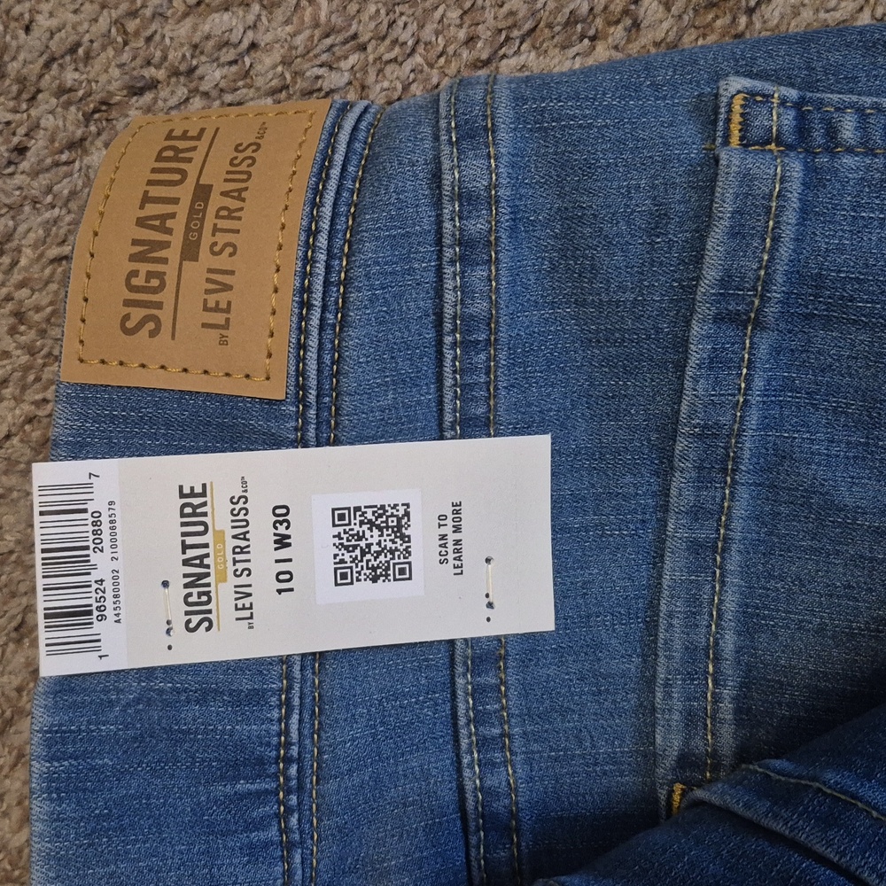 NWT LEVI STRAUSS SIGNATURE PULL ON SKINNY JEAN Size 10 W30 - Picture 11 of 11